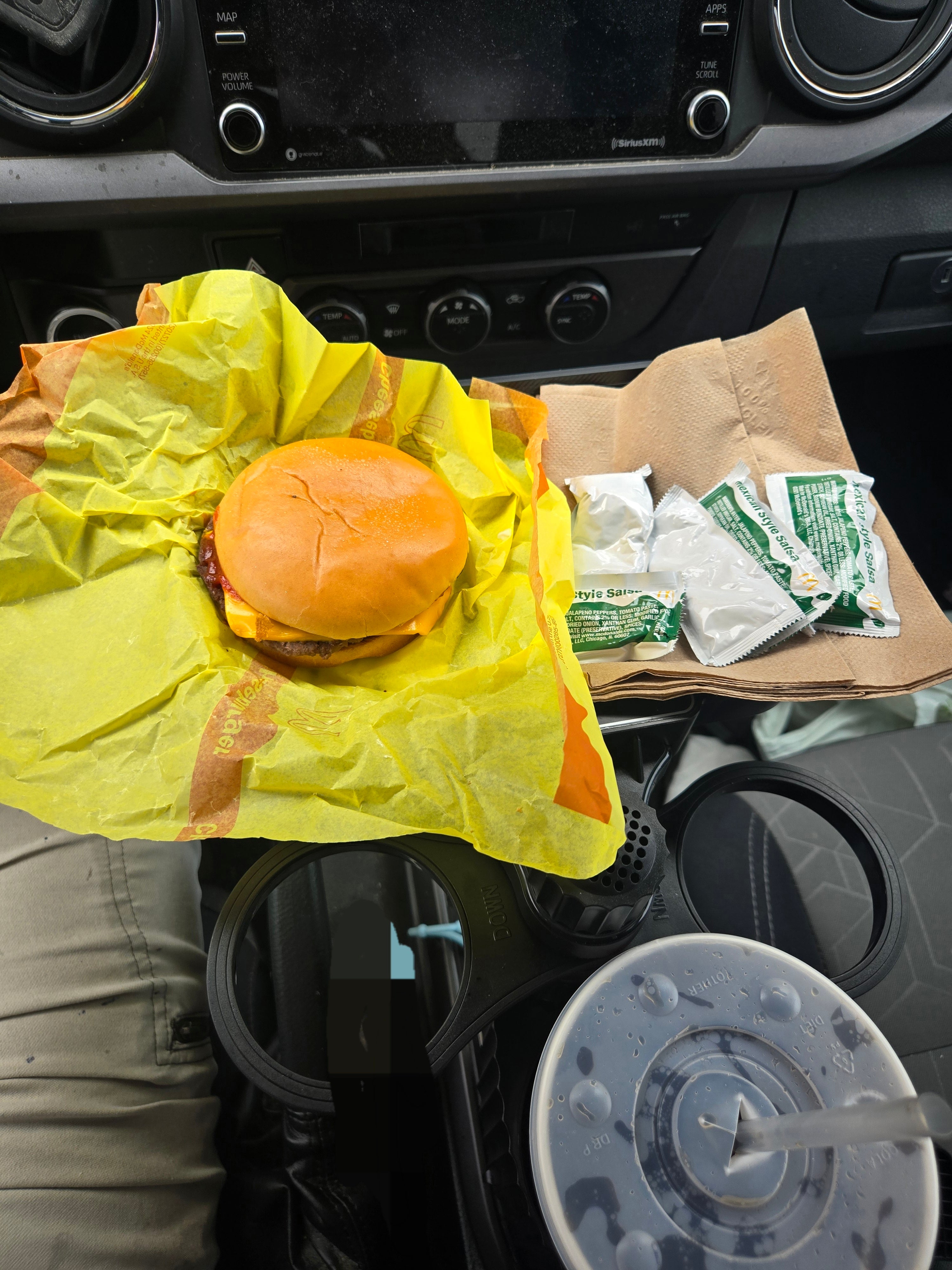 Car Cup Holder Expander Tray with Detachable cup.