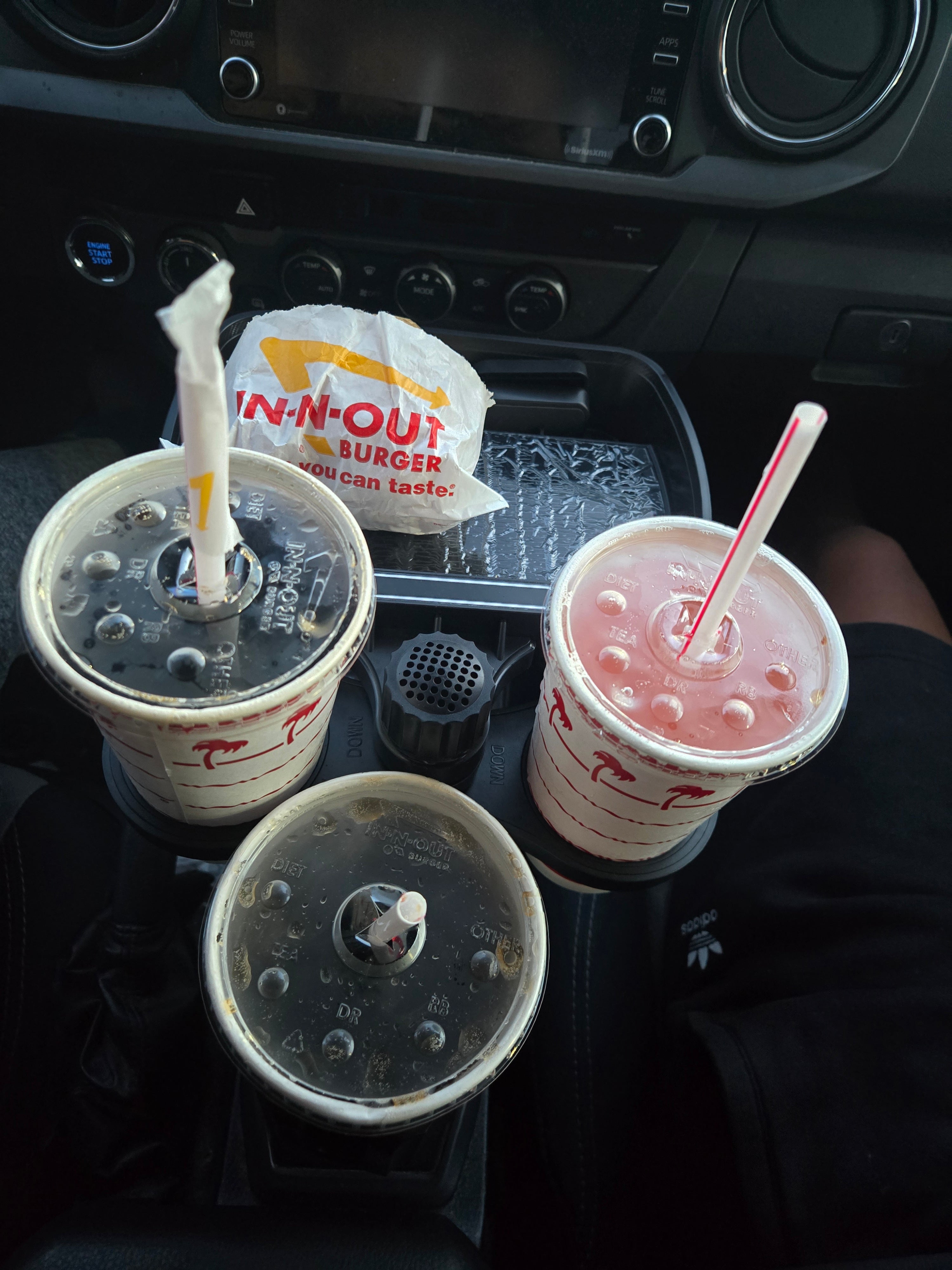 Car Cup Holder Expander Tray with Detachable cup.