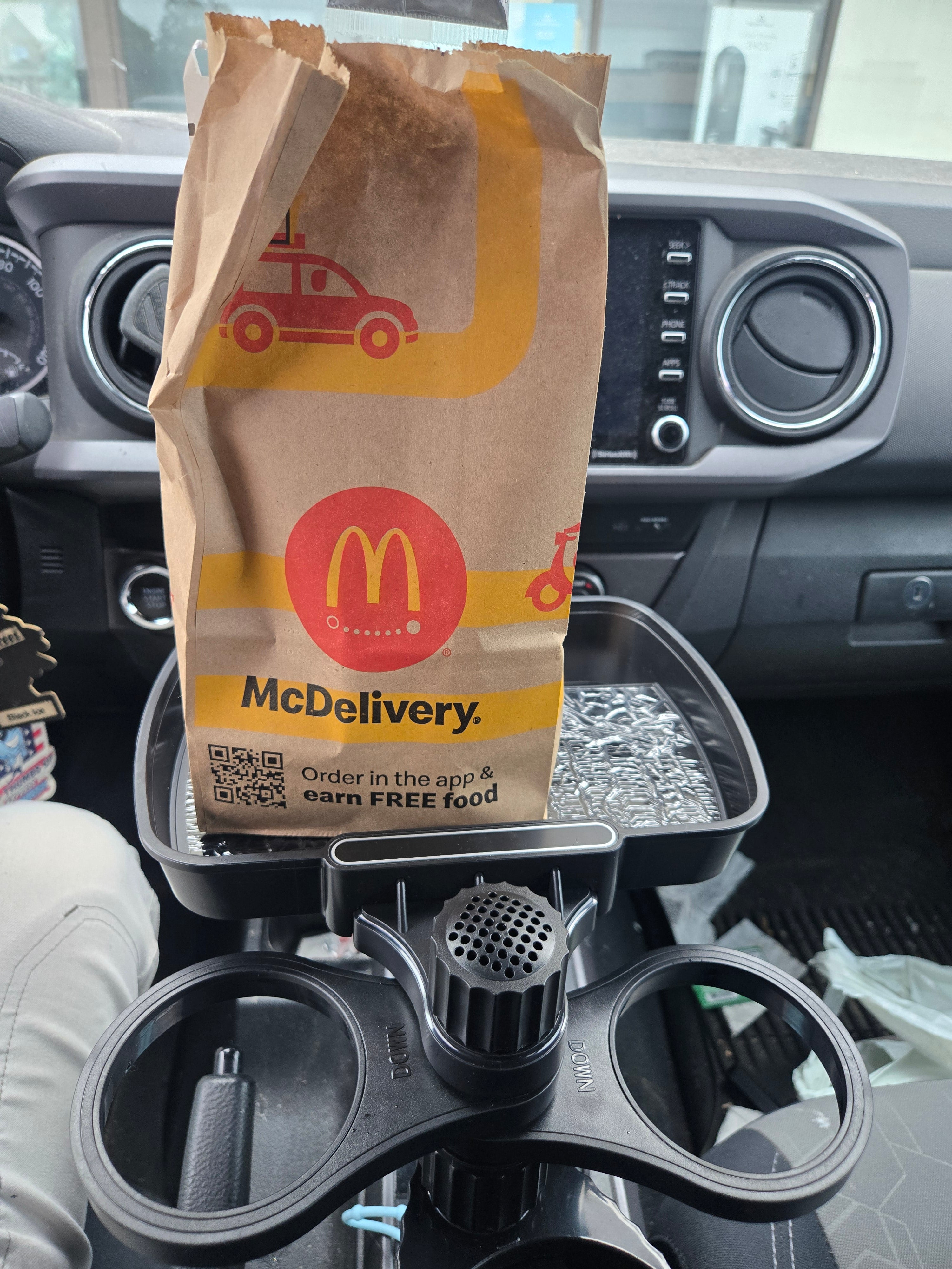 Car Cup Holder Expander Tray with Detachable cup.